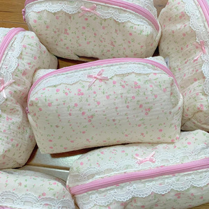 Trousse de toilette florale à dentelle, best-seller transfrontalier, trousse de toilette haut de gamme avec nœud, sac de rangement pour produits de soin de la peau - Product Image 2
