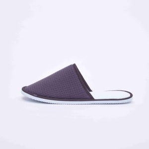 Chaussons en tissu gaufré 100% polyester à bout fermé, logo personnalisé, couleur personnalisée, semelle EVA, chaussons pour hôtel et spa - Product Image 4