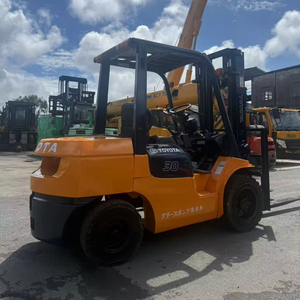 Chariot élévateur à contrepoids d'occasion d'origine japonaise 1,5/2,5/3/3,5/4/4,5/5 tonnes avec moteur diesel Toyota TCM Komatsu 7FD30 - Product Image 1