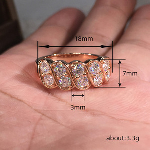 Anello Decorativo Largo con Zirconi in Stile Hip Hop Europeo-Americano, Ornamento Elegante e Brillante per l'Uso Quotidiano - Product Image 3