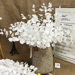 Rami e Foglie di Eucalipto Artificiale in Tessuto di Alta Qualità, Fogliame Sintetico - Product Image 3