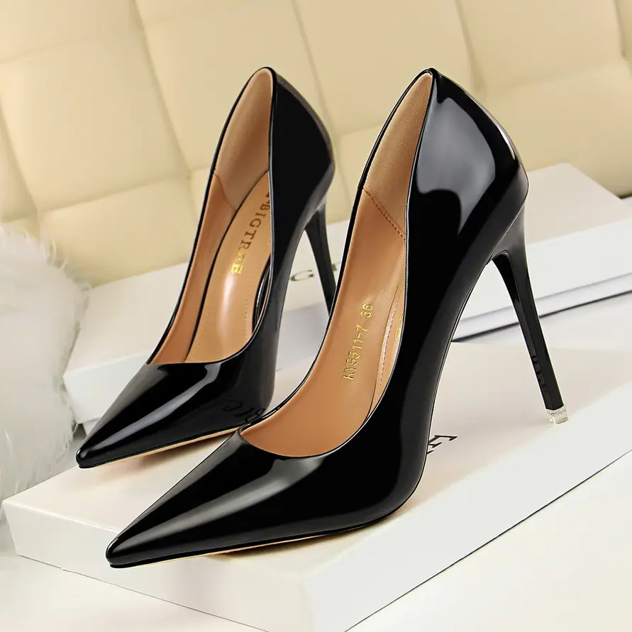 Factory ladies hot selling shoes sexy pointed Patent Leather Basic Pump Wedding High Heel Shoe for women