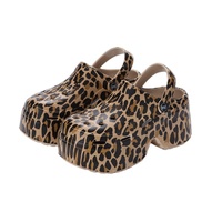 Sepatu bakiak untuk wanita lembut antiselip wanita kasual sepatu Wedges musim panas pantai EVA sandal selop sepatu DIY bakiak