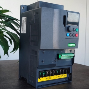 محرك تيار متردد عالي الجودة بقدرة 18.5 كيلوواط و25 حصان، ثلاثي الطور، 380 فولت، 50/60 هرتز، محول تردد متغير مع تحكم متجهي - Product Image 4