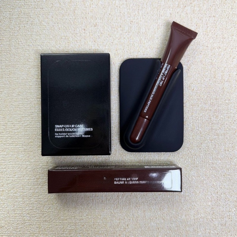 Nero con lucidalabbra