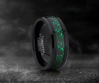 Hots vente hommes noir carbure de tungstène Dragon bague alliance vert Fiber de carbone noir dragon motif bague en fibre de carbone