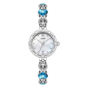 Montre-bracelet rétro de luxe pour femme, sensation haut de gamme, strass en forme de cœur, élégante, à quartz - Product Image 3