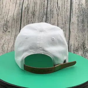 หมวกแบบไม่มีโครงสร้างทำจากหนัง PU หมวกแก๊ปปักโลโก้ออกแบบได้ตามต้องการ