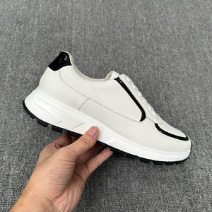 Nouvelles chaussures de marche unisexes de luxe, tendance, basses, en cuir personnalisé de haute qualité, avec semelle intermédiaire en mesh et semelle extérieure en PVC/PU, doublure en peluche. - Product Image 2