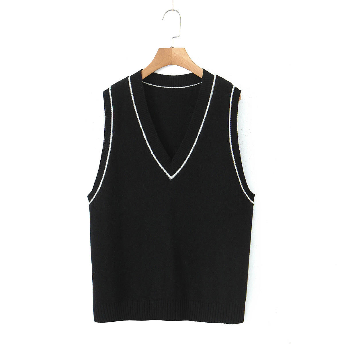 เสื้อกั๊กสีดำ