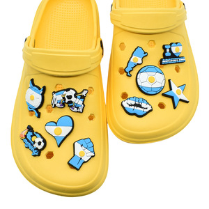 Nouveaux styles d'accessoires pour sabots de football argentin, breloques de chaussures en PVC souple DIY, décorations en vrac pour chaussures avec drapeau argentin, cœur et étoile - Product Image 3