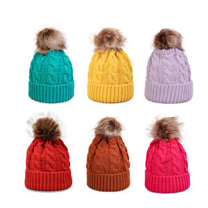 <span class=keywords><strong>Bonnet</strong></span> tricoté tressé brodé en 3D pour femmes avec pompon couleur unie multicolore disponible - Product Image 3