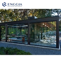 Solarium de luxe au design moderne avec système à rupture de pont thermique, verre double trempé, aluminium, jardin d'hiver résidentiel triangulaire