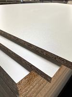Panneaux de particules de haute qualité pour la fabrication de meubles