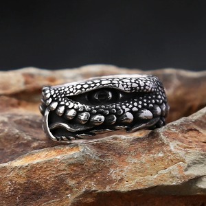 Yunnique – bague en acier inoxydable pour hommes, design irrégulier, bijoux punk, cadeau - Product Image 1