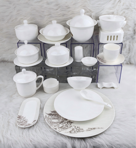 Service de table en porcelaine fine 45% de haute qualité, motif pavillon antique doré gravé, vaisselle en céramique pour hôtels 5 étoiles, restaurants et mariages - Product Image 1