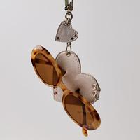 Promotion : Étui à lunettes en forme de cœur, breloque pour sac, étui à lunettes de soleil, pendentif porte-clés, accessoire personnalisé pour sac à main, support pour lunettes