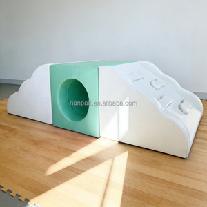 Structure <span class=keywords><strong>de</strong></span> jeu en mousse 3-en-1 pour intérieur/extérieur, arche <span class=keywords><strong>de</strong></span> jeu souple pour enfants avec bord ondulé et <span class=keywords><strong>tunnel</strong></span>, idéale pour la location événementielle et les playcafé - Product Image 1