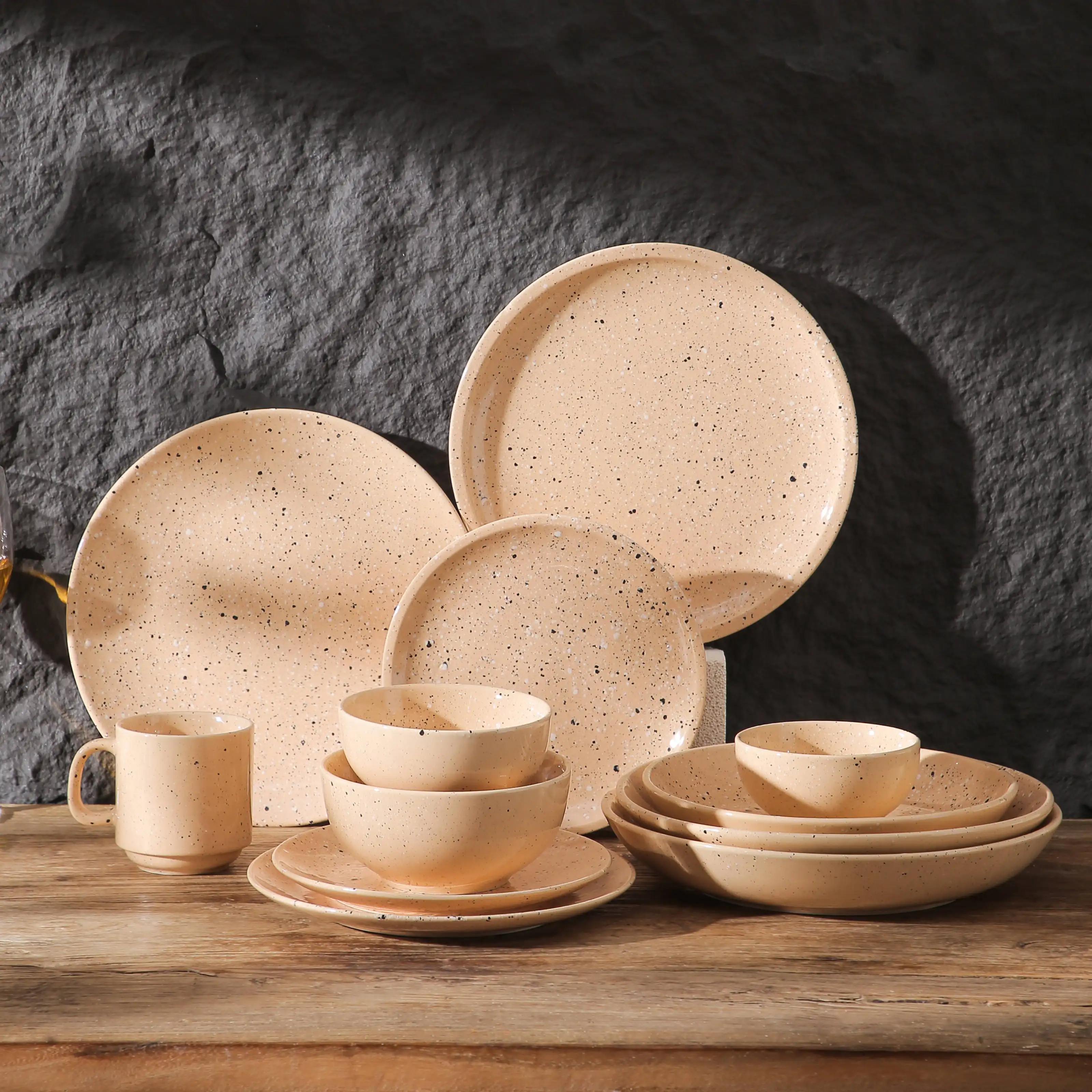 Conjunto de talheres de cerâmica nórdicos, pratos de porcelana de luxo, design atraente, para jantar, em grés, porcelana
