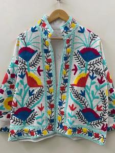 Veste courte Vintage Suzani, veste de broderie Suzani à la main, veste florale d'hiver veste courte Suzani Floral pour femmes - Product Image 6