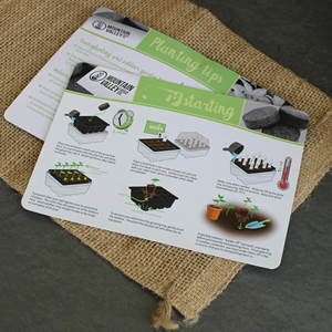 A Kits Herb Garden Kit qui profite du plaisir du jardinage d'intérieur et cultive vos propres herbes de cuisine fraîches à l'intérieur - Product Image 4