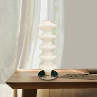 Lampe de table moderne nordique avec base en métal et abat-jour en verre, lampe de chevet décorative à LED à intensité variable pour chambre à coucher, hôtel