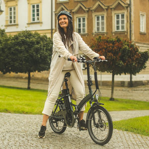 Bicicleta Eléctrica Urbana con Pedaleo Asistido, Frenos Mecánicos, Suspensión Delantera, Batería de 36V 13Ah, Shimano 7 Velocidades, Stock en la UE - Product Image 1