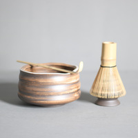 Ensemble de thé matcha en céramique rustique de style japonais, comprenant un bol à matcha Song Dian et un fouet à thé Hundred Benli.