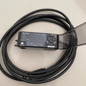 IL-1000 IL-1050 IL-1500 IL-1550 ชุดเครื่องขยายสัญญาณเซ็นเซอร์เลเซอร์ ใหม่และของแท้ IL-1000 KEYENCE IL-1000 IL-1050 IL-1500 IL-1550 เลเซอร์ - Product Image 2