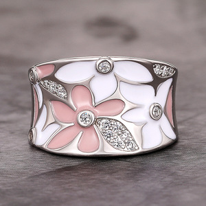Anello a fascia larga con design floreale, stile creativo, per donna - Product Image 6