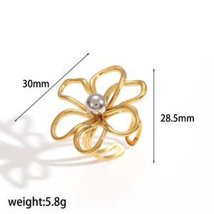 ชุดต่างหูรูปดอกไม้ ทอง เงิน โลหะผสมสังกะสี ประดับมุกตรงกลาง ตัวเรือนแบบฝัง ของขวัญ เครื่องประดับแฟชั่น - Product Image 5