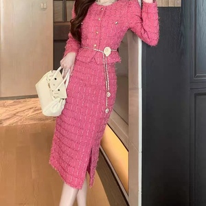 ชุดเซ็ตแฟชั่น 2 ชิ้น เสื้อโค้ทพรีเมียมและกระโปรงยาวระดับกลางสำหรับผู้หญิง คอลเลคชั่นใหม่ประจำฤดูใบไม้ร่วง/ฤดูหนาว - Product Image 5