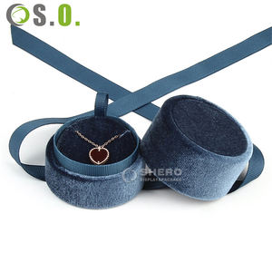 Boîte à bijoux en velours avec pochette à anneaux en velours bleu pour collier et boucles d'oreilles - Product Image 6