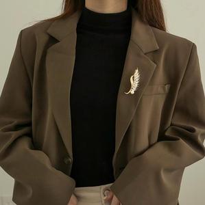 Elegante Broche de Espiga Chapado en Oro con Cristales de Estrás, Pin de Aleación para Mujer, Joyería de Moda Diaria, Regalo para Bodas y Fiestas - Product Image 2