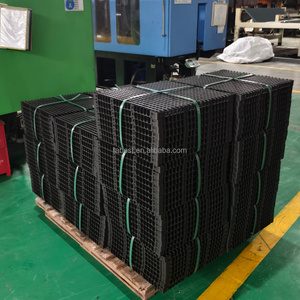 Panneaux de drainage vertical en plastique HDPE de 30 mm avec géotextile <span class=keywords><strong>pour</strong></span> terrasses, jardins, toitures gazonnées et murs de soutènement - Product Image 5