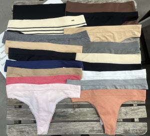 2-U0376 # Slip Donna Senza Cuciture a Vita Bassa a Righe, Stile Misto Quotidiano in Nylon, Comodo e Traspirante - Prezzo Basso, Disponibilità Immediata - Product Image 4