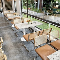 Chaise de salle à manger moderne simple en bois massif et rotin, ensemble de mobilier commercial durable pour restaurants et hôtels (Tables et chaises)