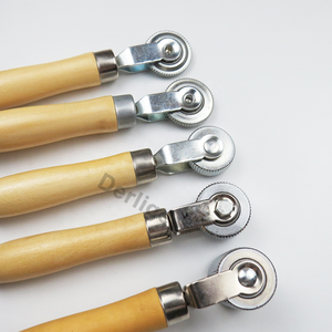 תיקון צמיגים רולר ידית עץ תיקון צמיגים - Product Image 3
