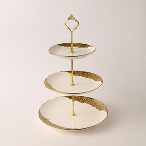 Support à gâteaux de luxe en gros à 2 ou 3 niveaux, en porcelaine dorée en relief, pour mariage, fête, service de thé de l'après-midi - Product Image 4
