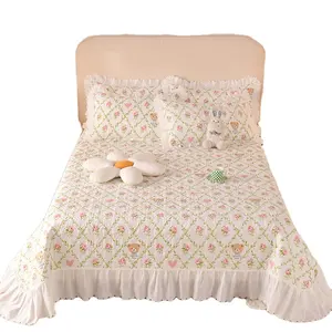 Skin friendly polyester wash cotton printed fresh floral quilted skirt bedspread with beautiful flounce skirt