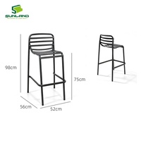 Tabouret de bar extérieur contemporain Sunland, résistant à l'eau, avec structure en aluminium, idéal pour les bistrots, cafés et hôtels.