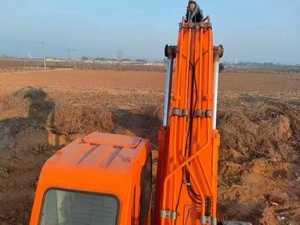 รถขุดไฮดรอลิกตีนตะขาบ Doosan DH300LC-7 มือสอง พร้อมระบบ PLC สำหรับการบำรุงรักษาป้องกัน กล่องเกียร์และมอเตอร์เป็นส่วนประกอบหลัก - Product Image 6