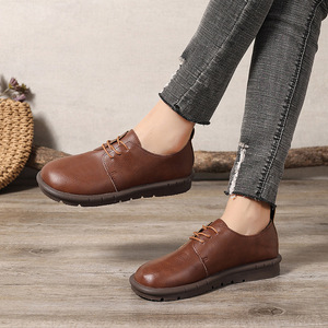 รองเท้าส้นเตี้ยผู้หญิงแบบนุ่มรุ่นใหม่ล่าสุด ไซส์ใหญ่ สไตล์เรโทร ผูกเชือกด้านหลัง รองเท้าหนังลำลองแบบสวม - Product Image 3