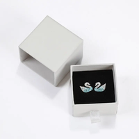 Boîte à bijoux de luxe en carton rose avec doublure en éponge, finition mate, logo personnalisé, recyclable, pour bagues, boucles d'oreilles, bracelets, boîte cadeau avec tiroir