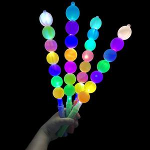 Bâtons lumineux LED colorés, fournitures pour fêtes de Noël, d'anniversaire, de mariage, gourde en plastique scintillante pour événements lumineux - Product Image 4