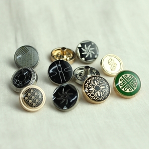 <span class=keywords><strong>Blazer</strong></span> Unisex con <span class=keywords><strong>Bottoni</strong></span> Metallici 18mm-23mm, Motivo Rettangolare in Lega di Zinco, Resistente all'Usura ed Esteticamente Gradevole - Product Image 6