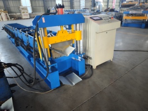 Machine de formage à froid pour tuiles de toit en métal, machine de fabrication de tuiles de toit en <span class=keywords><strong>acier</strong></span> - Product Image 3