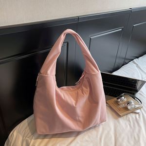 Sac à bandoulière décontracté en velours côtelé grande capacité pour femme avec poche intérieure et nom personnalisé - Product Image 2