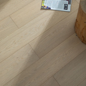 Plancher en bois de chêne européen multicouche lisse et ignifuge de qualité supérieure AS2047 Grade ABCD 18 mm, avec joint T&G, idéal pour les bébés et les enfants - Product Image 1