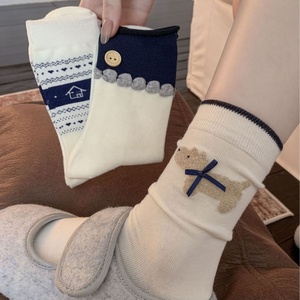 Chaussettes mi-longues rétro <span class=keywords><strong>bleu</strong></span> <span class=keywords><strong>marine</strong></span> Fairisland, style nouveau, pour femmes, automne et hiver, avec un joli nœud, bouton et dentelle blanche - Product Image 4